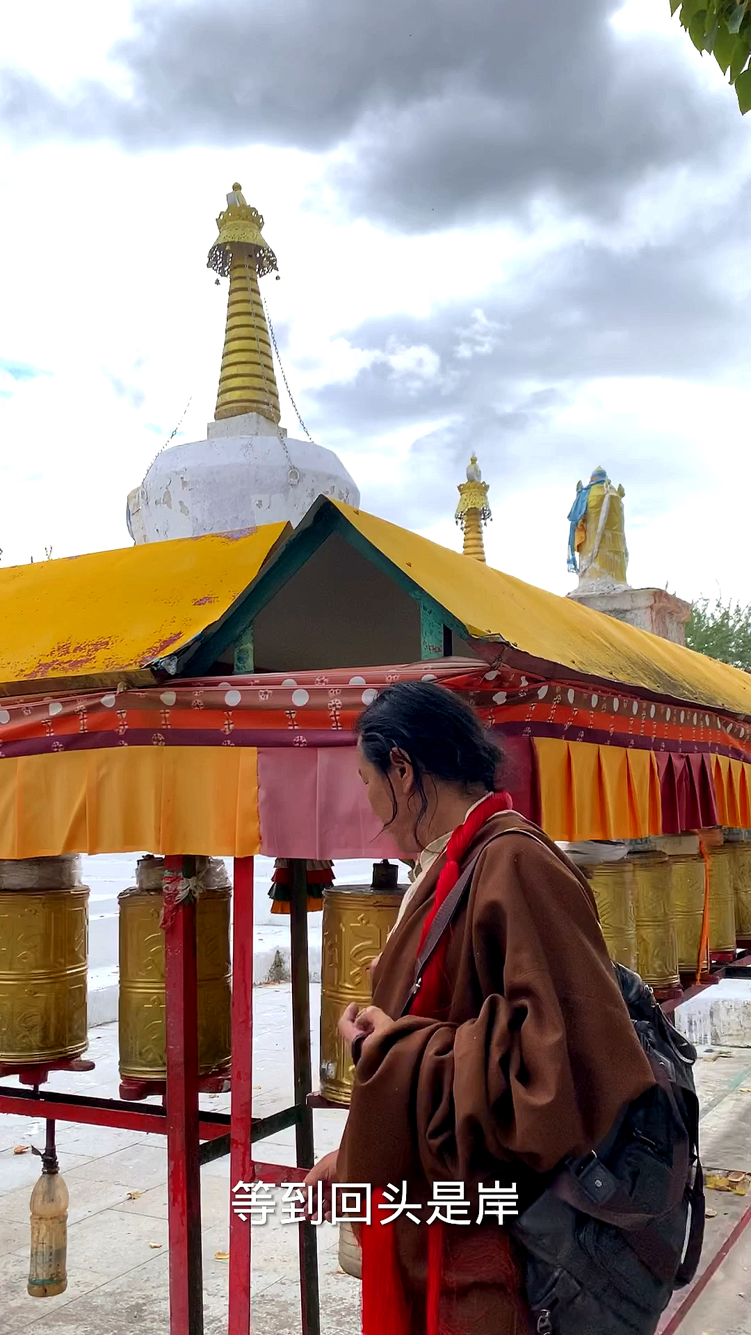 布达拉宫虔诚的朝拜者