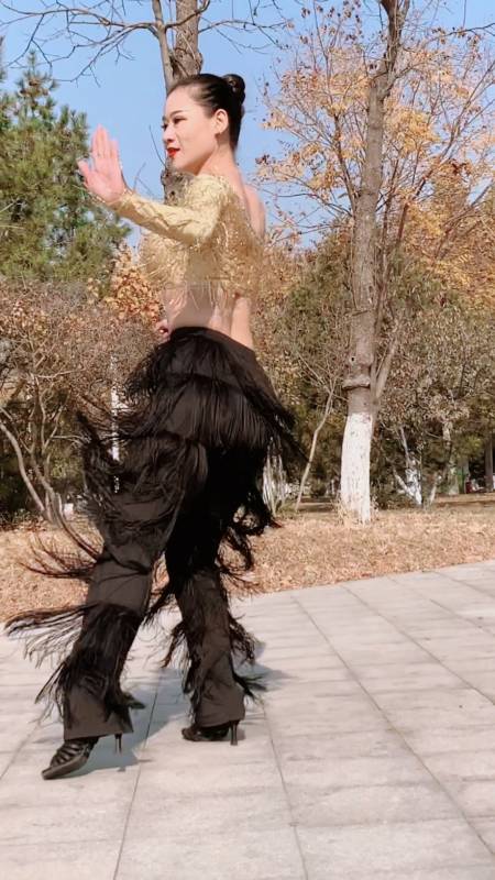 记录生活#冰冰美女身段美,舞姿柔美,真好看