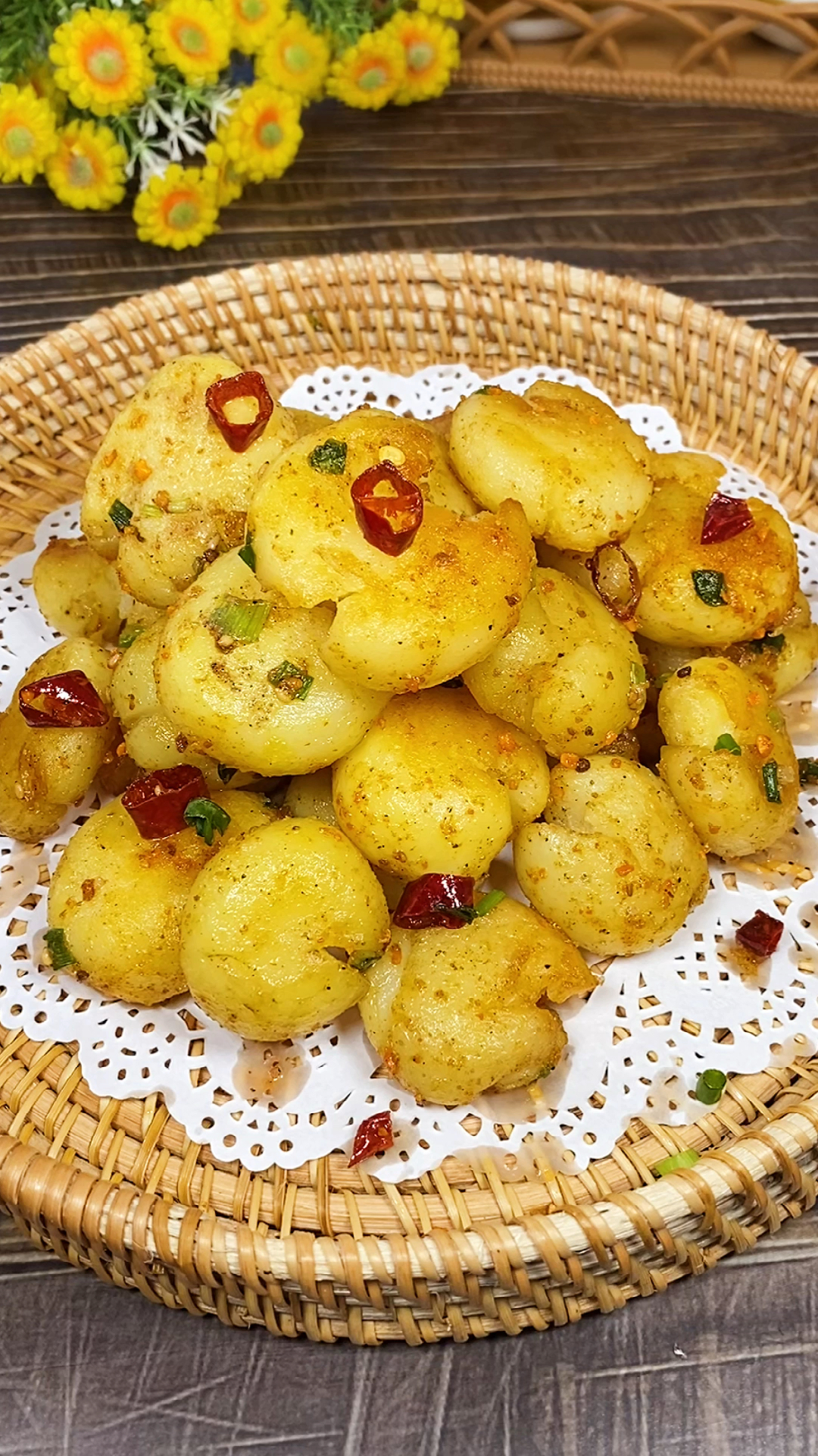 秀出你的拿手菜#小土豆千万不要扔,这样做的椒盐土豆馋哭隔壁家小孩