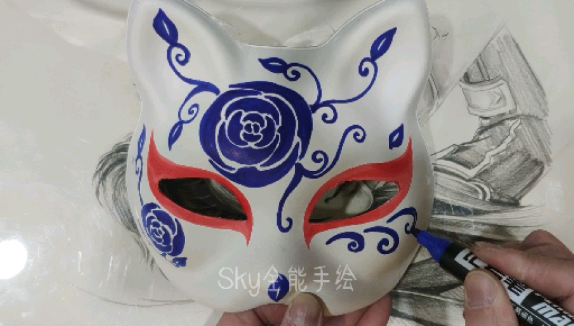 画画原来如此简单#手绘蓝色玫瑰在面具上.