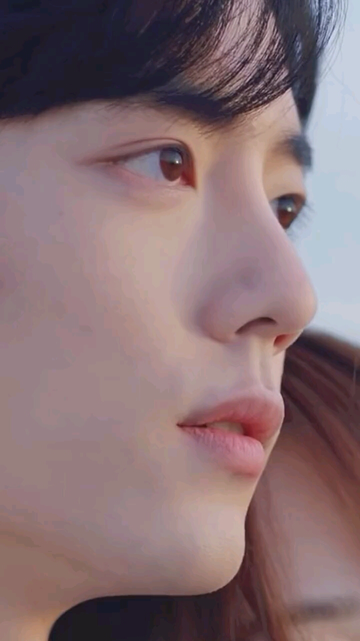 这侧脸绝了,这眼睛也好清澈