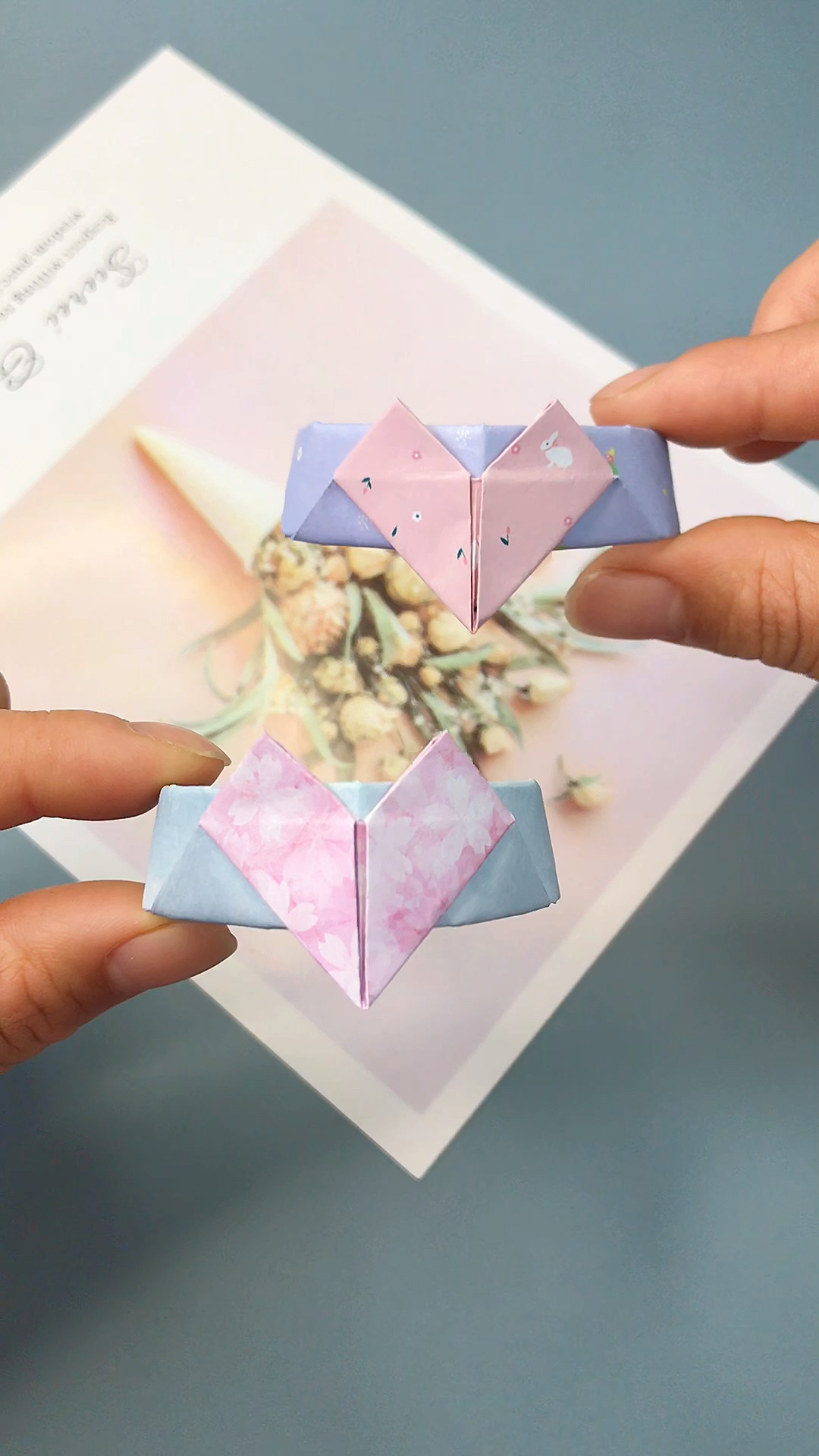 折纸教程一张正方形纸折爱心手镯