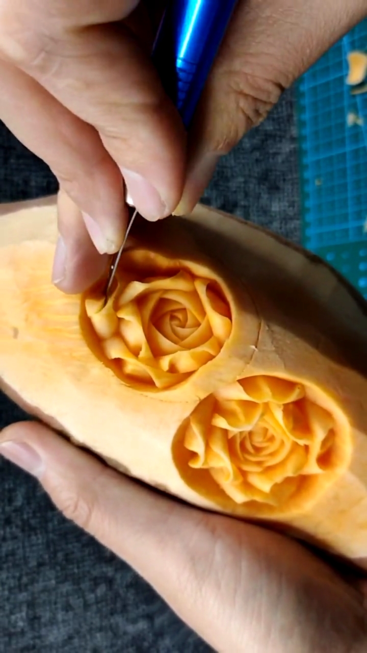 地瓜还可以雕刻成那么好看的玫瑰花,送给女朋友吧