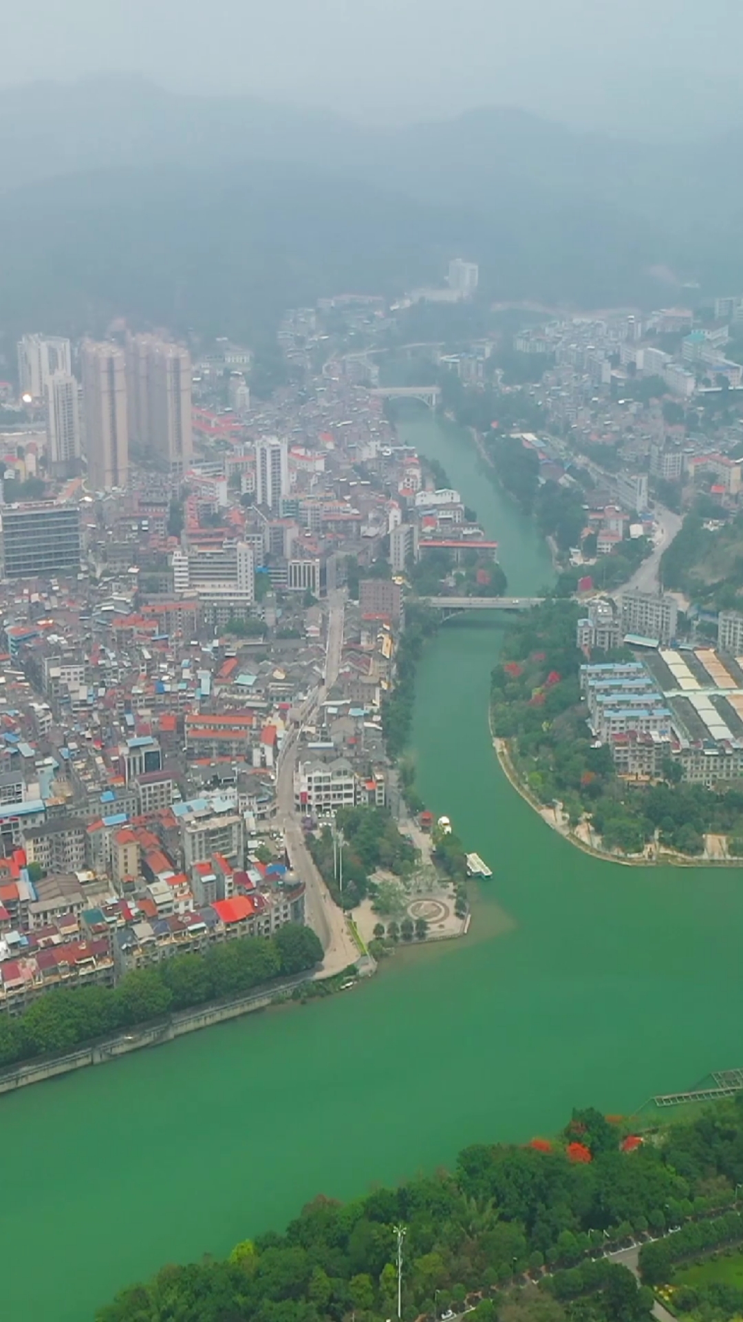 旅游进行时#航拍广西百色市,感受高空俯瞰不一样的视觉