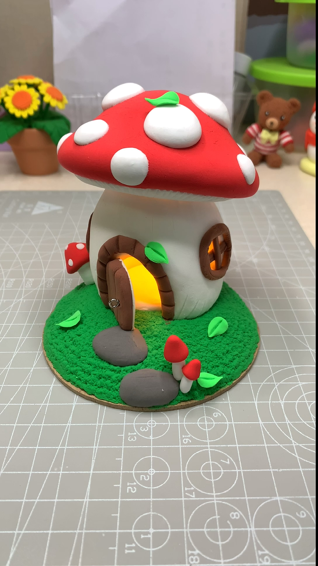 彩泥蘑菇屋图片