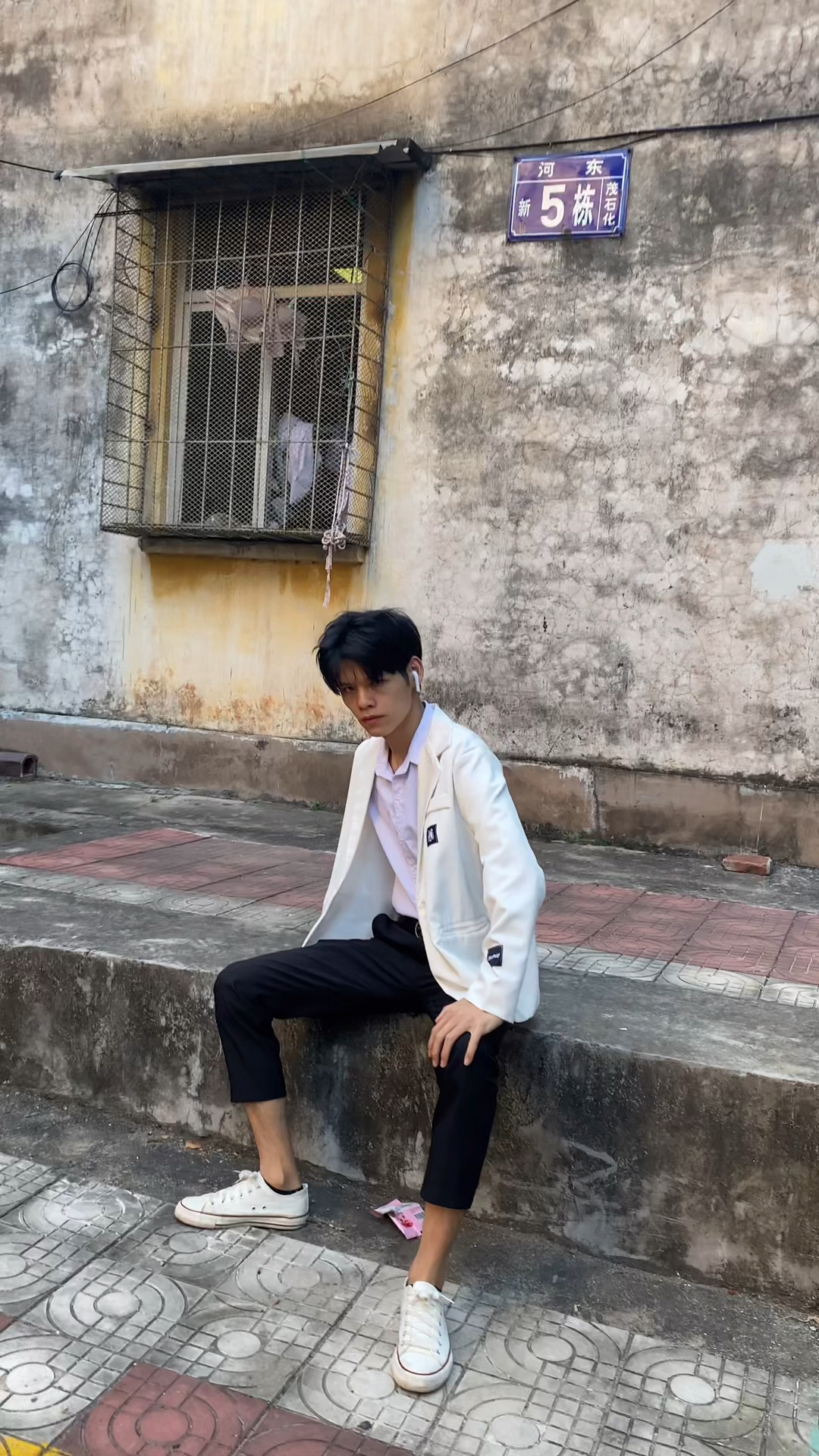 你敢相信这是一个19岁男孩的颜值吗?