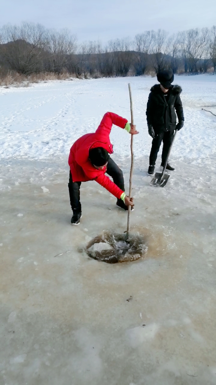 劳动最光荣#东北的五一还这样捞鱼呢