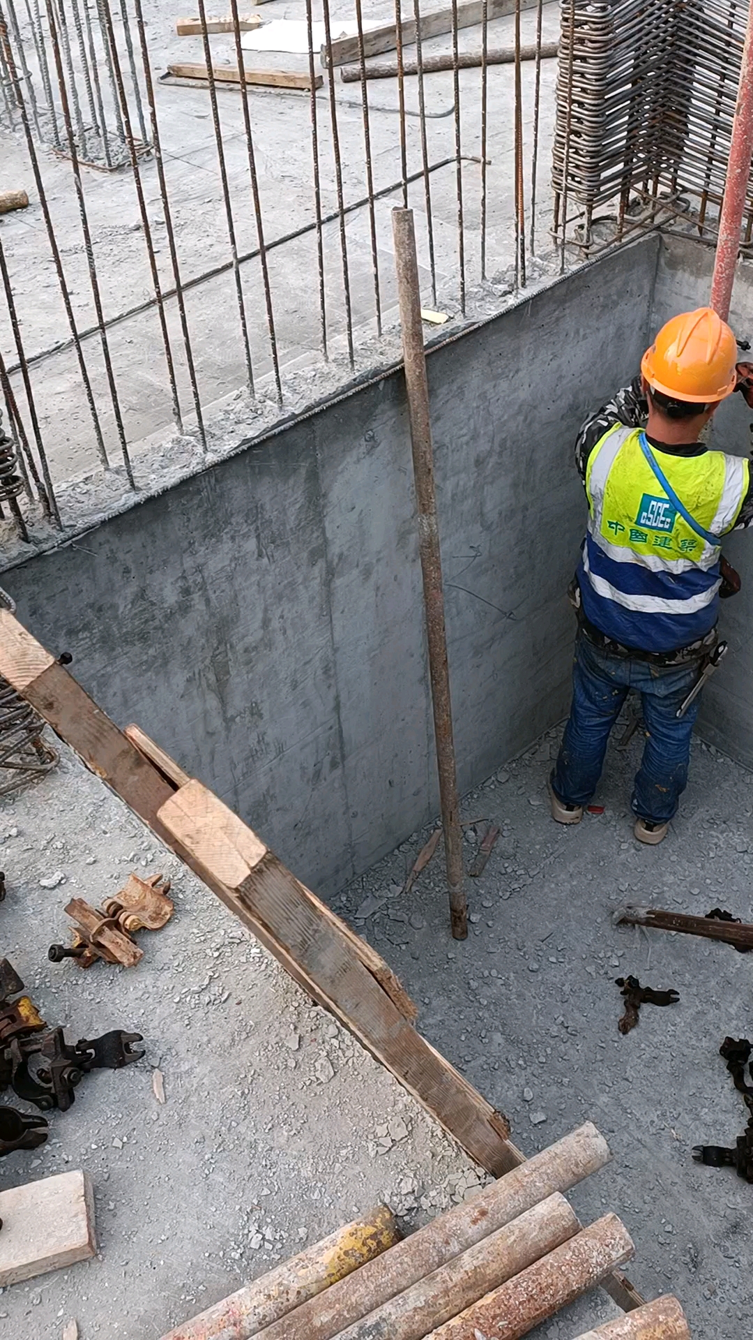 记录生活#电梯井内搭设脚手架