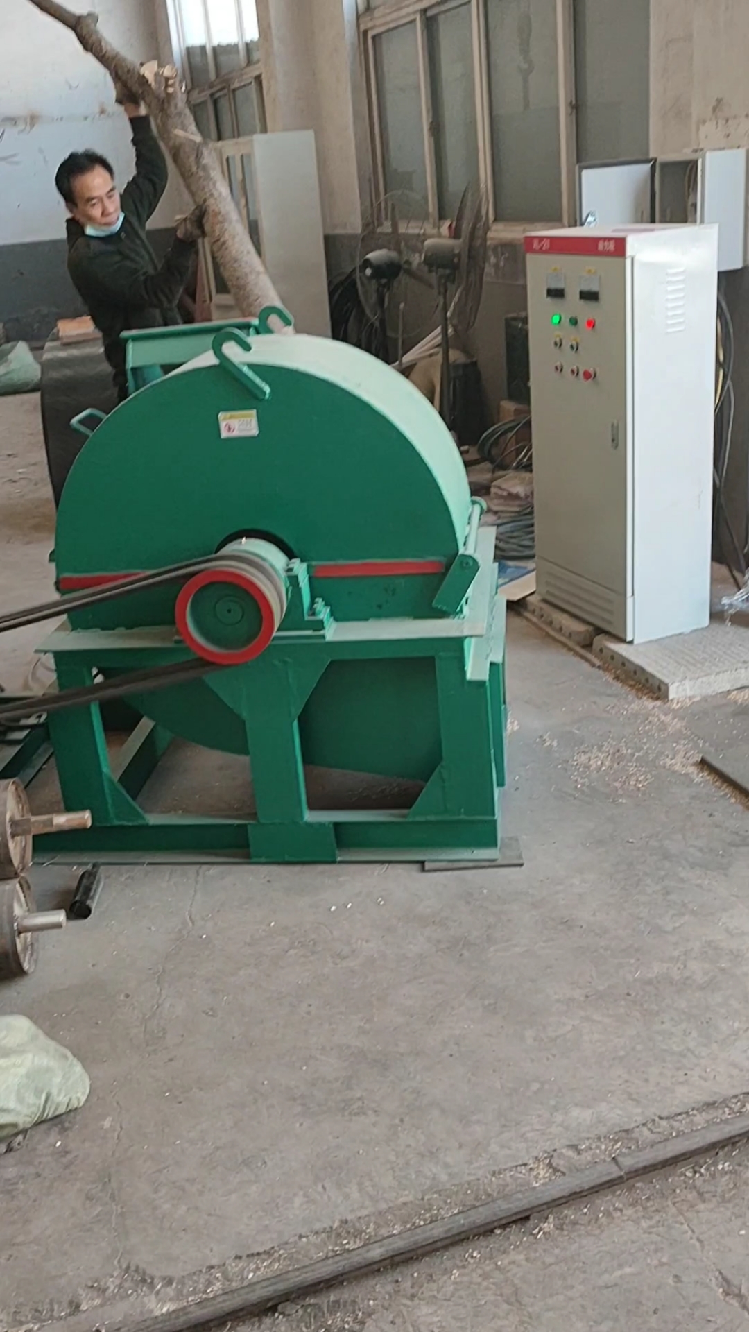 木屑机#香菇菌种料粉碎机木屑机菇木切片机