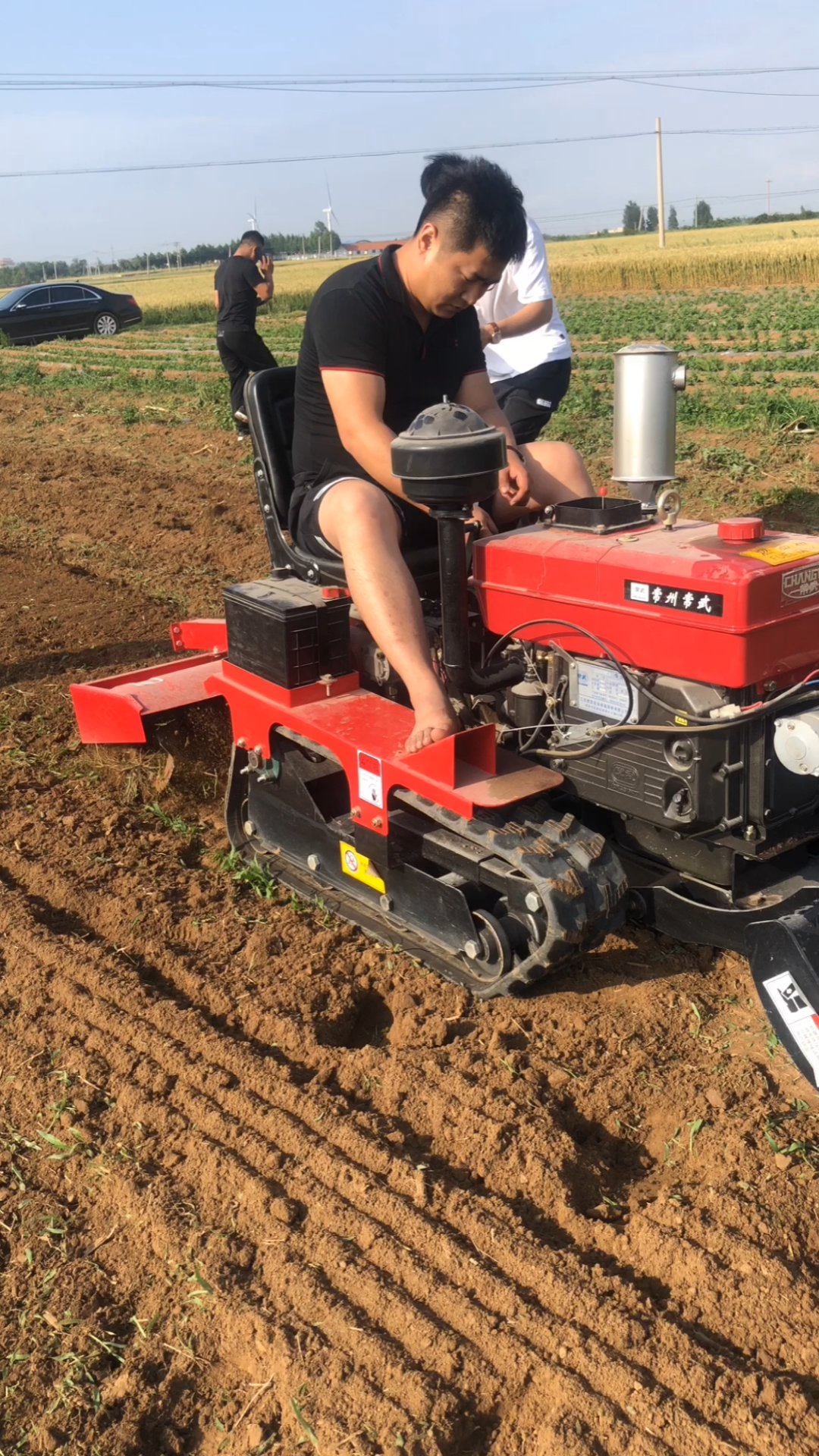 多功能乘坐式履带微耕机