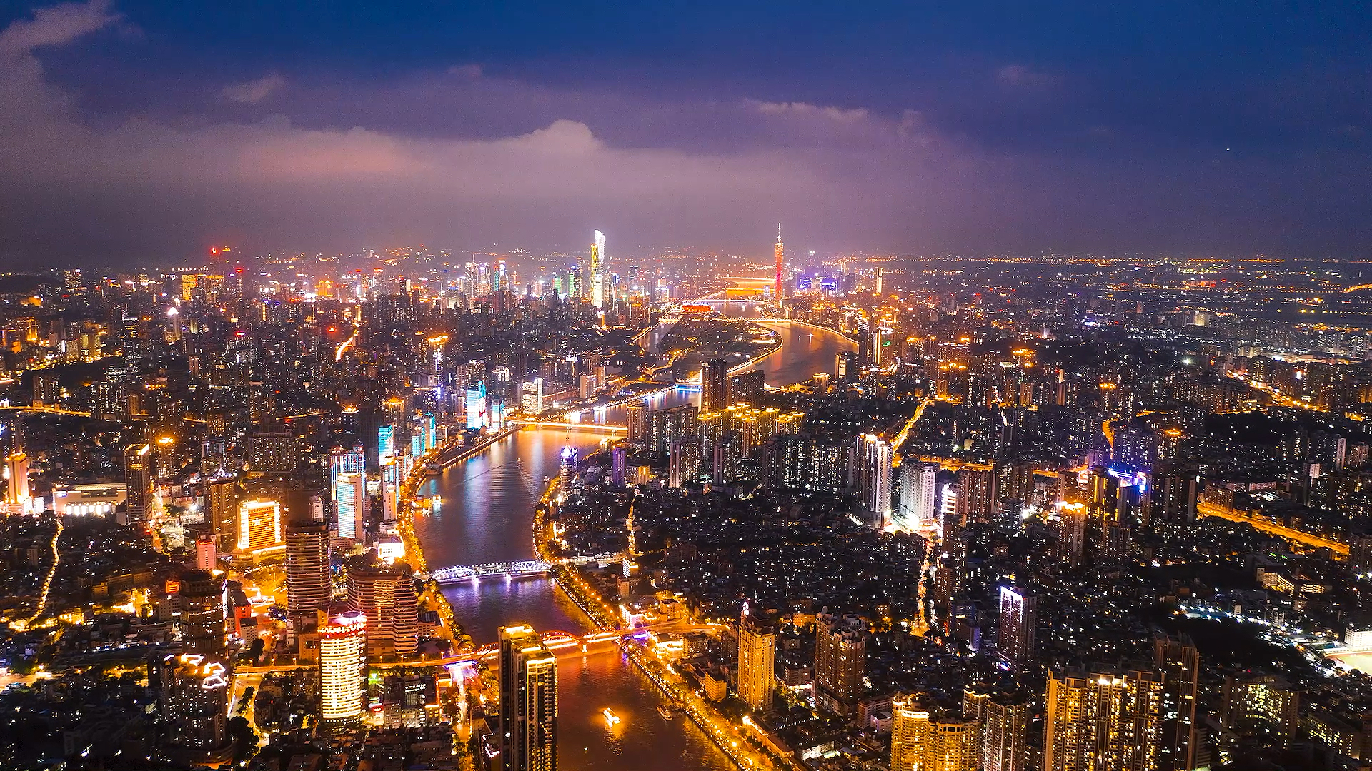 广州#这是我最喜欢的广州视角,一江两岸三塔.万家灯火尽收眼底