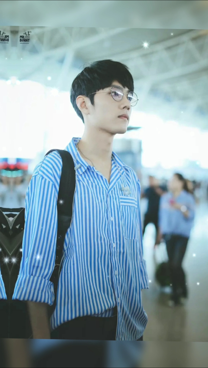 肖战#条纹衬衫的战战好清新