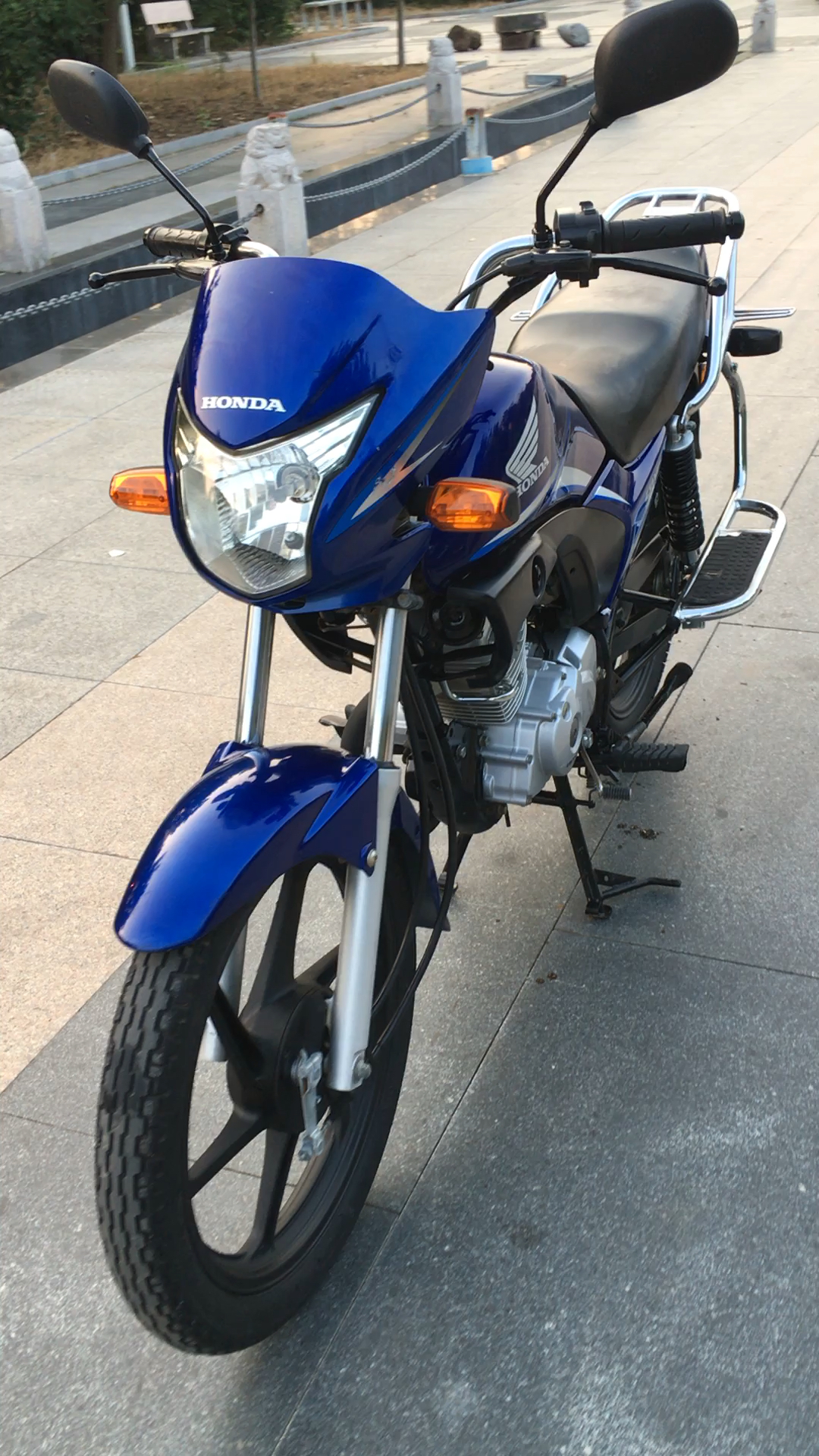新大洲本田锐彪cb125