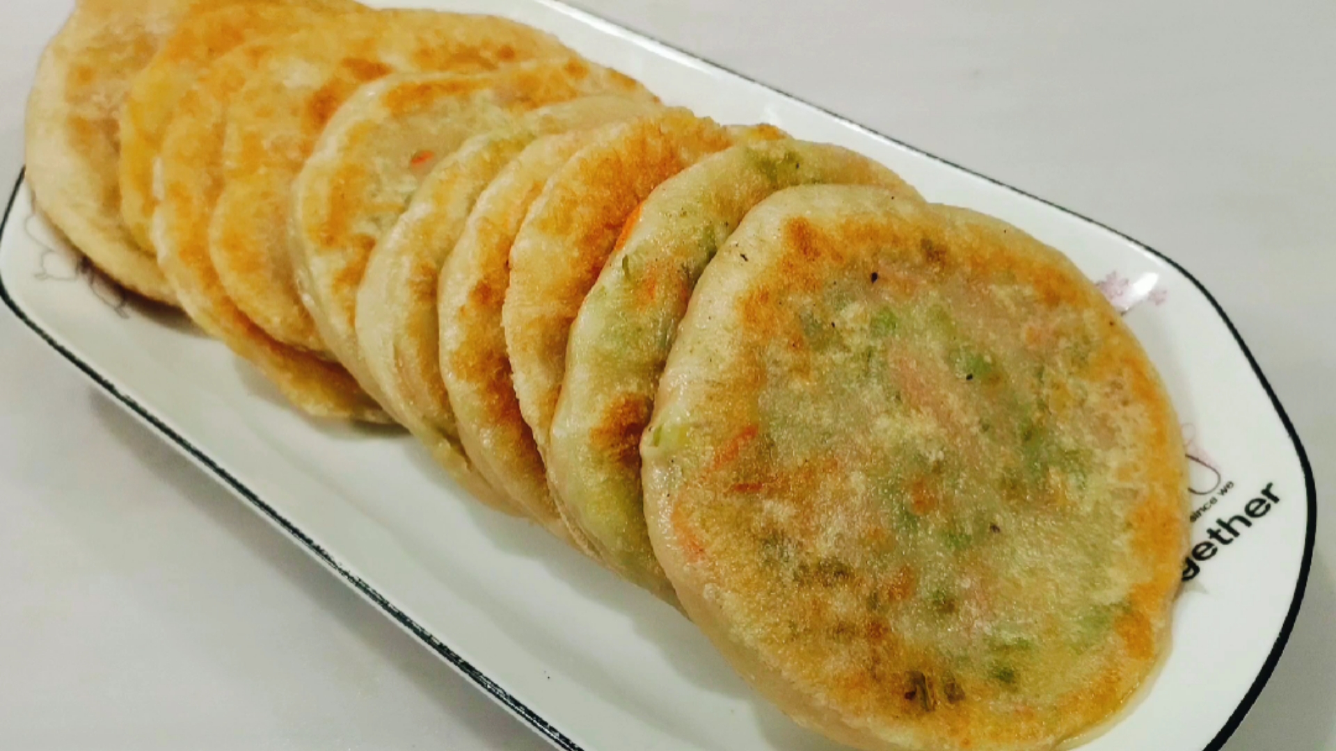 食神大pk#面点师教你做软面馅饼,皮薄馅大做法简单