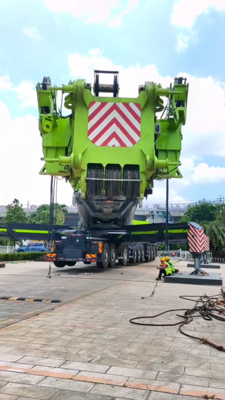 中联重科#1800吨起动吊准备就绪