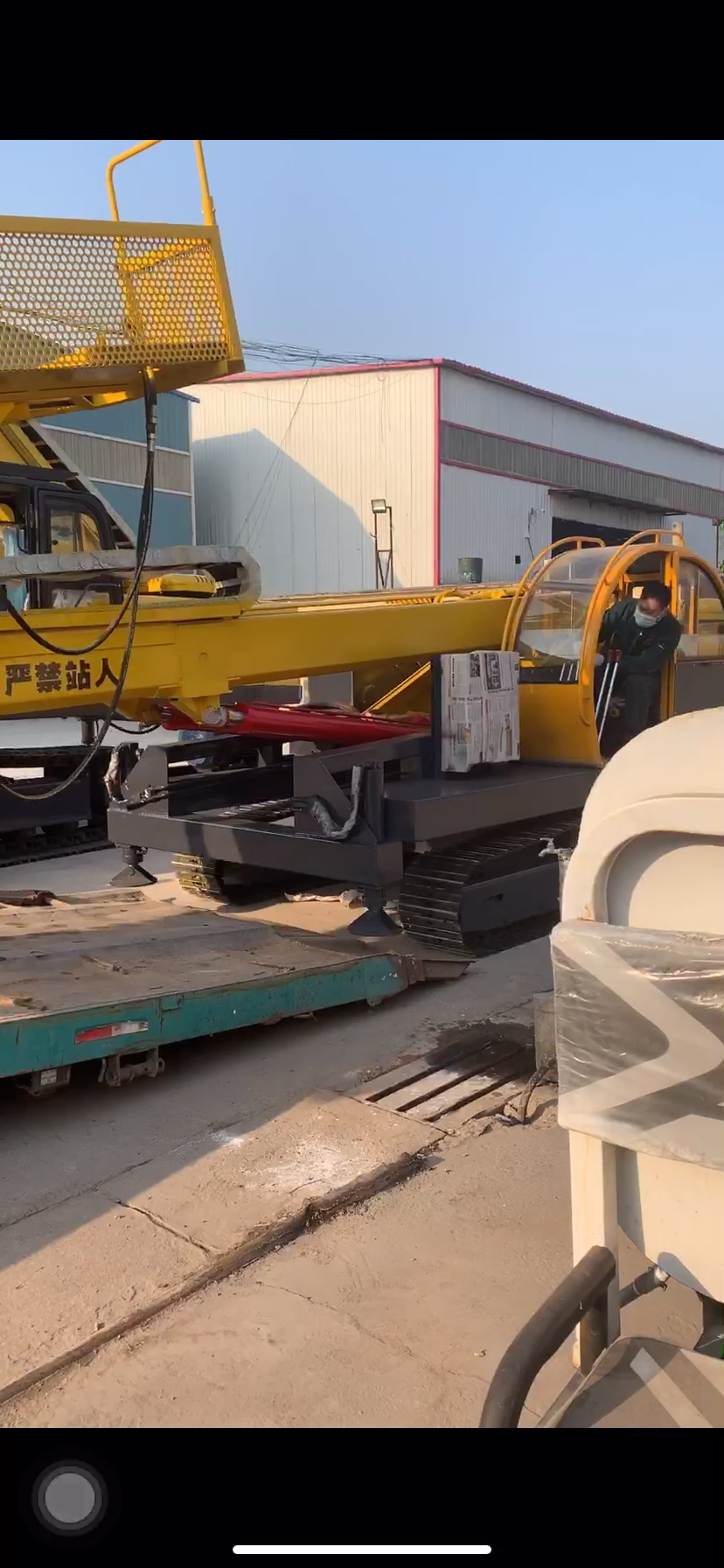 护坡锚固钻机试机完成,装车发货