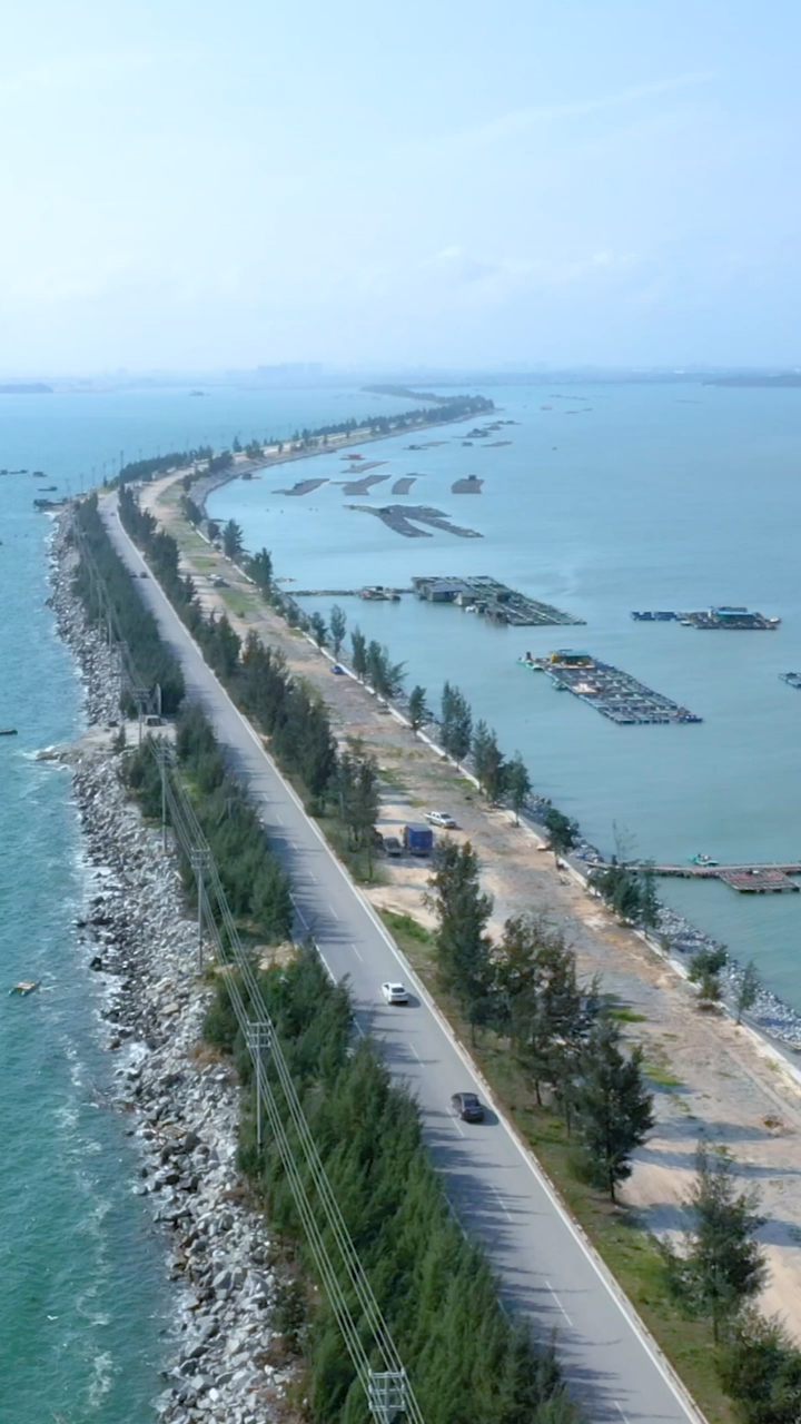五一出游记#广西钦州发现一条海上公路,不是美国一号公路却可媲美,不