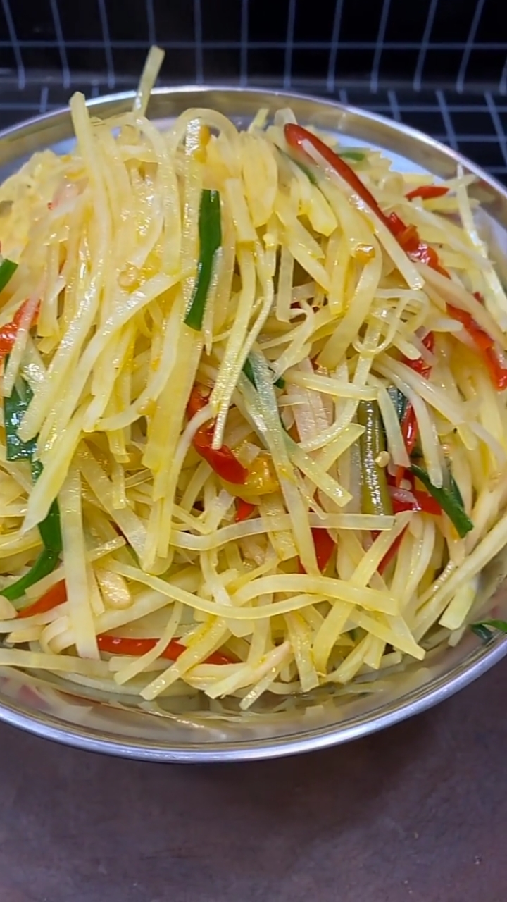 美食#土豆丝儿最重要的是刀功还是调料