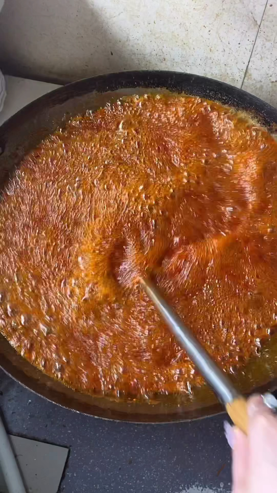 一锅油烧冒烟了