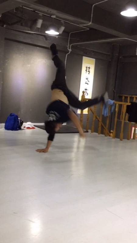 街舞#超强街舞练习breaking大神-全民小视频