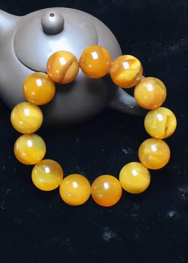 缅甸鸡油黄蜜蜡手串