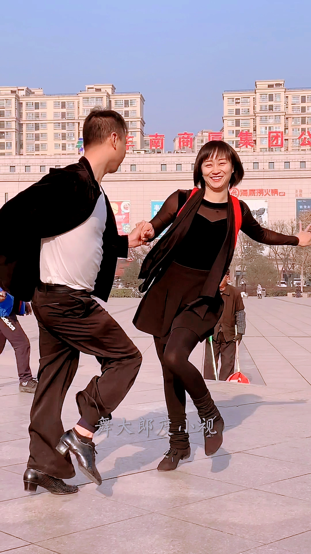 破壳计划滨芳兄妹舞的开心