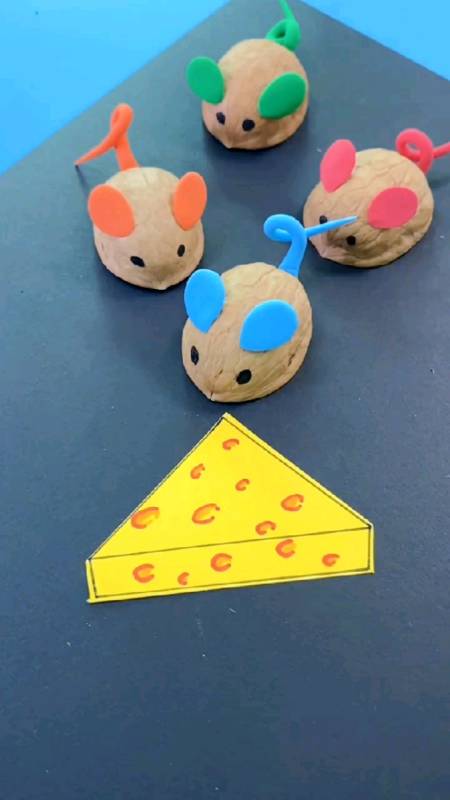 手工制作吃完的核桃壳不要丢和孩子一起做几只可爱的小老鼠