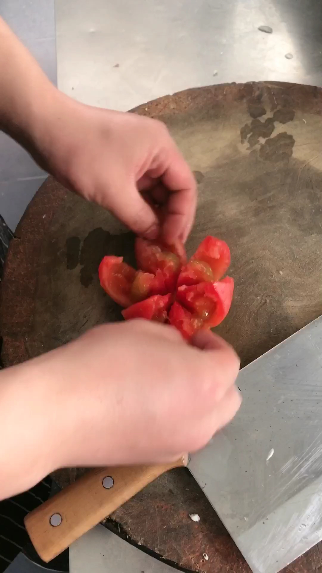 西红柿可以这样切花简单明了