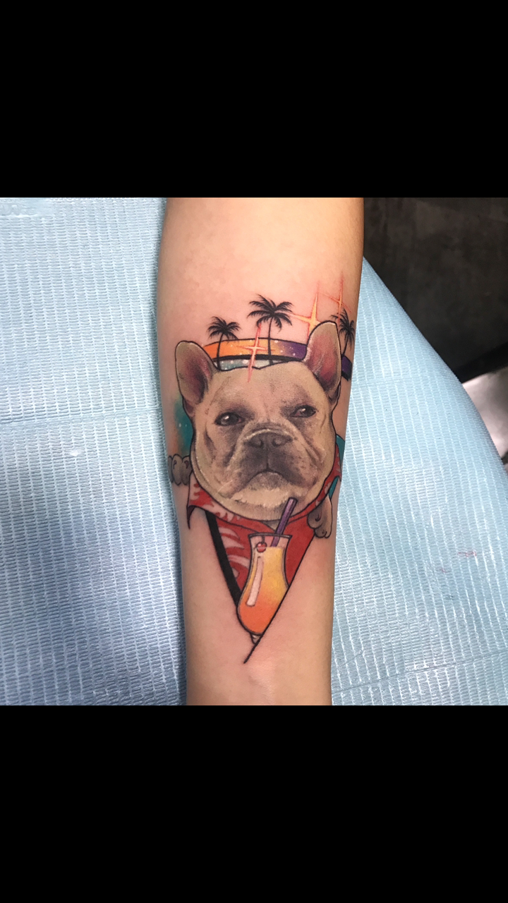 假日狗狗tattoo顾客想把自己家的狗狗纹在身上,提供照片后,我们设计了