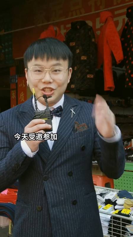 2022-07-290唐人小哥搞笑生活1粉丝  关注动物模仿人类,还是人类模仿