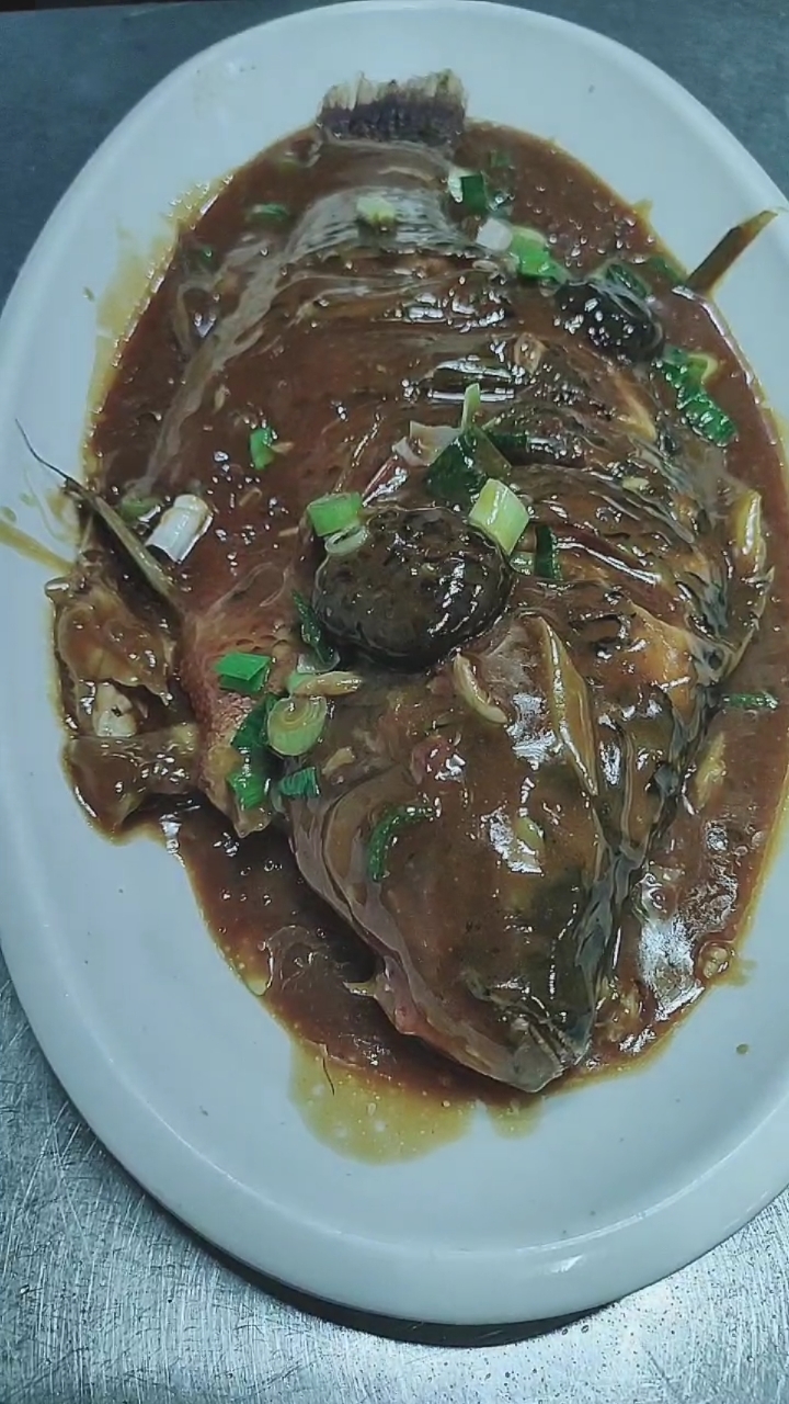 厨师推荐菜品#垮炖罗非鱼,小火慢慢收浓.