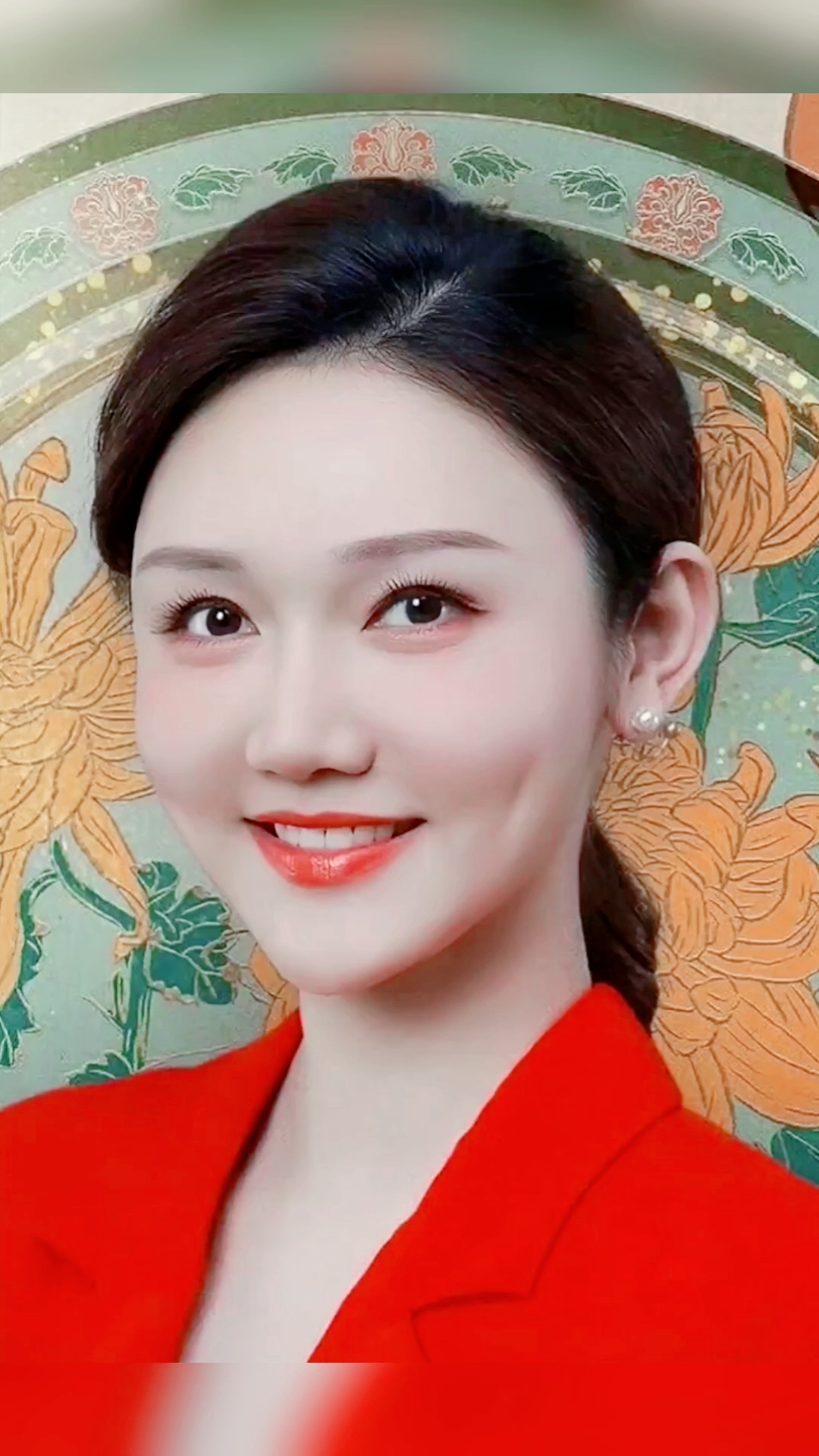 董卿#龙洋代替董卿主持中国诗词大会,也完美展现了中华传统之美