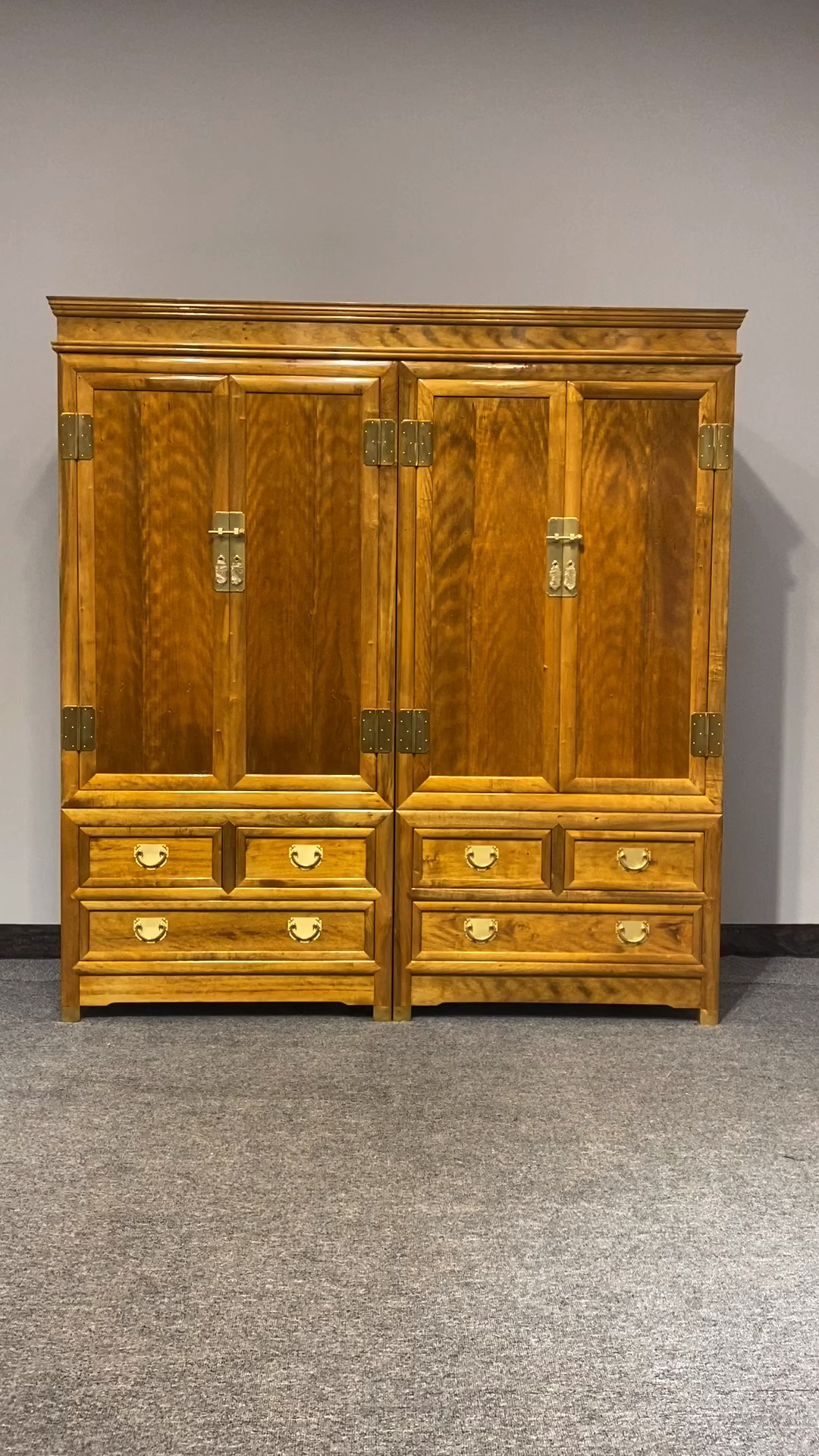 我的探店日记#金丝楠木衣柜