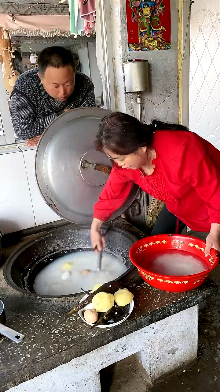 乡村生活#40岁找了个老婆这样子做饭咋吃吧.