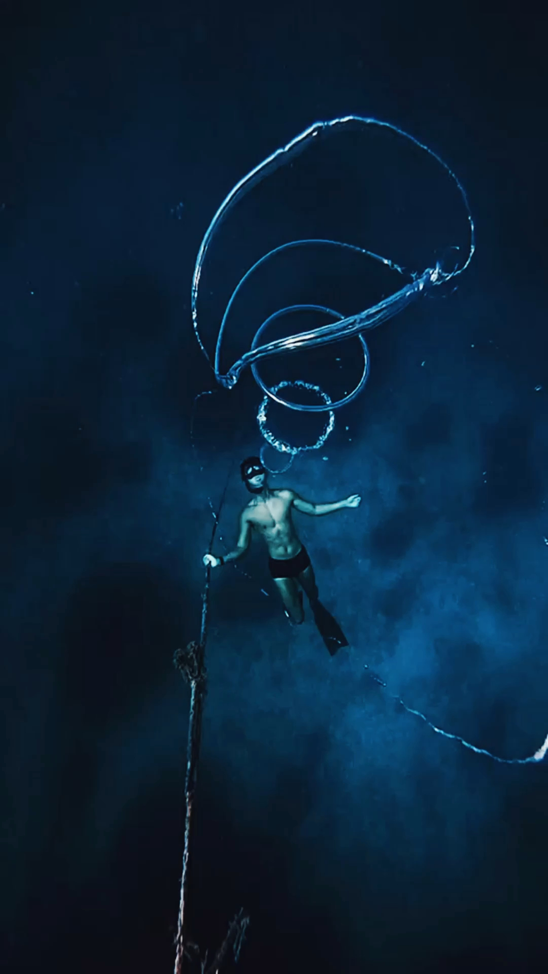 旅游进行时#神技!在泰国安达曼海里吐泡泡,透澈的海水怎么潜都和骀