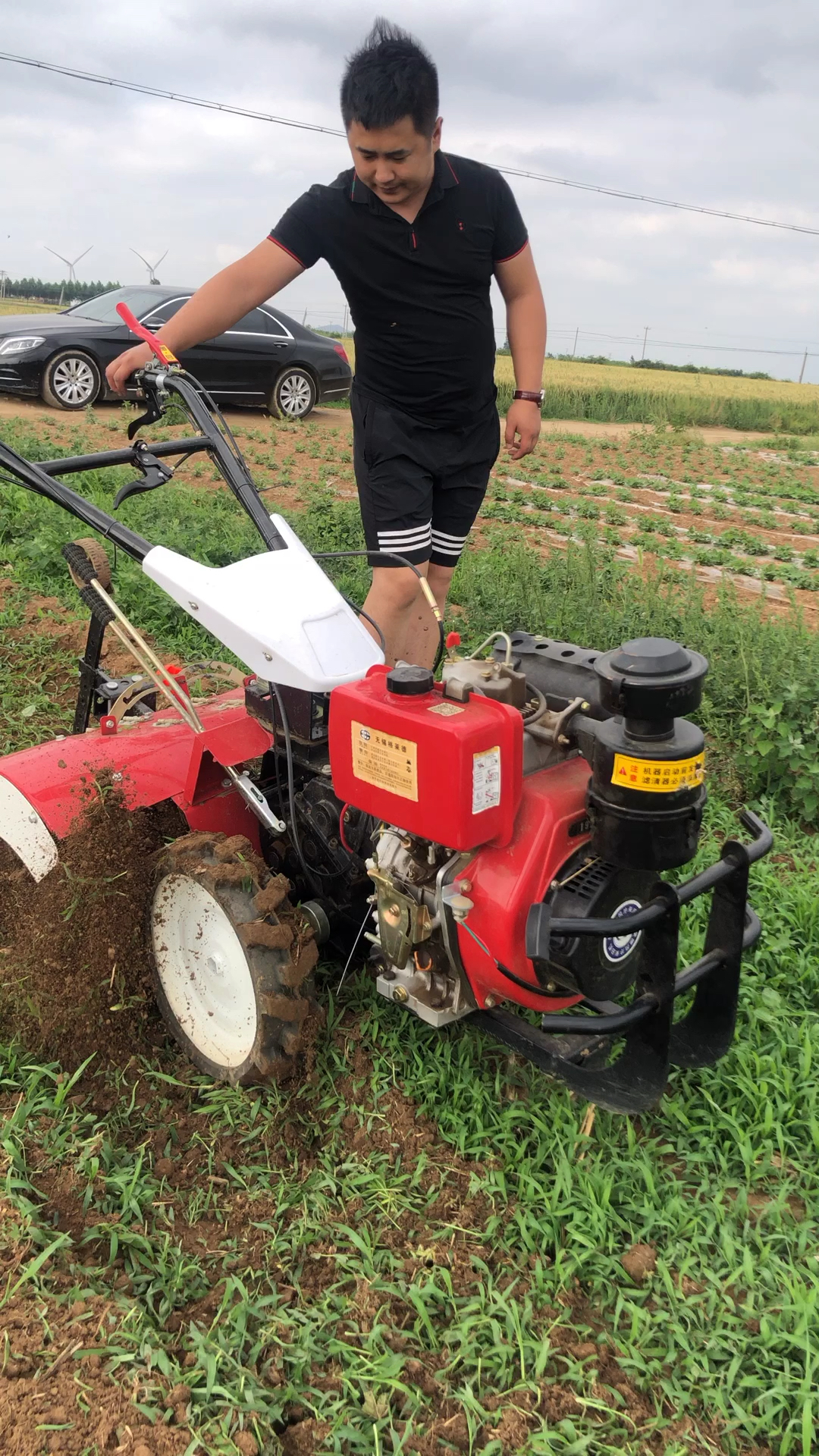 多功能四驱水旱两用微耕机