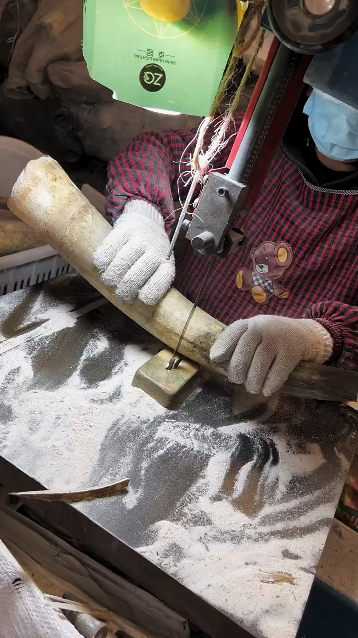 牛角梳的制作过程