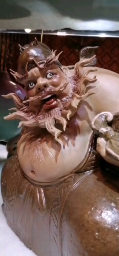 钟旭座像蝠(福)在眼前,雕塑名家方旺生作品.