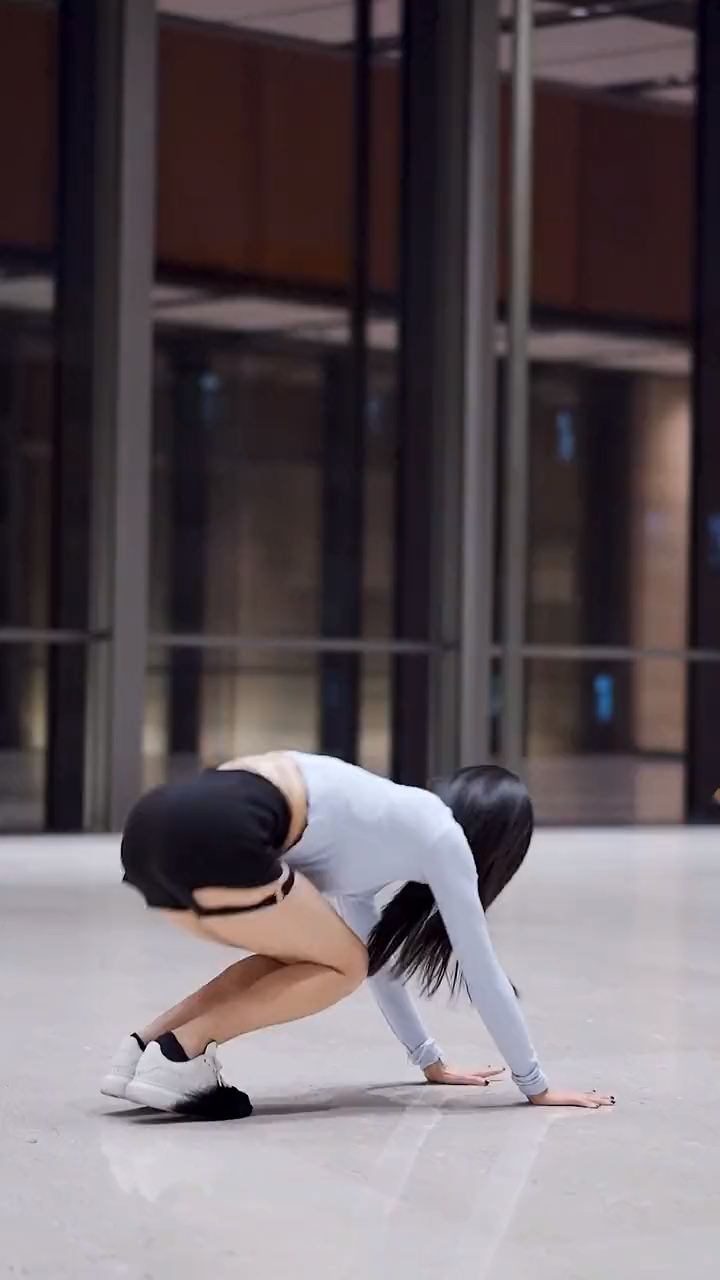 美女#倒立一字马