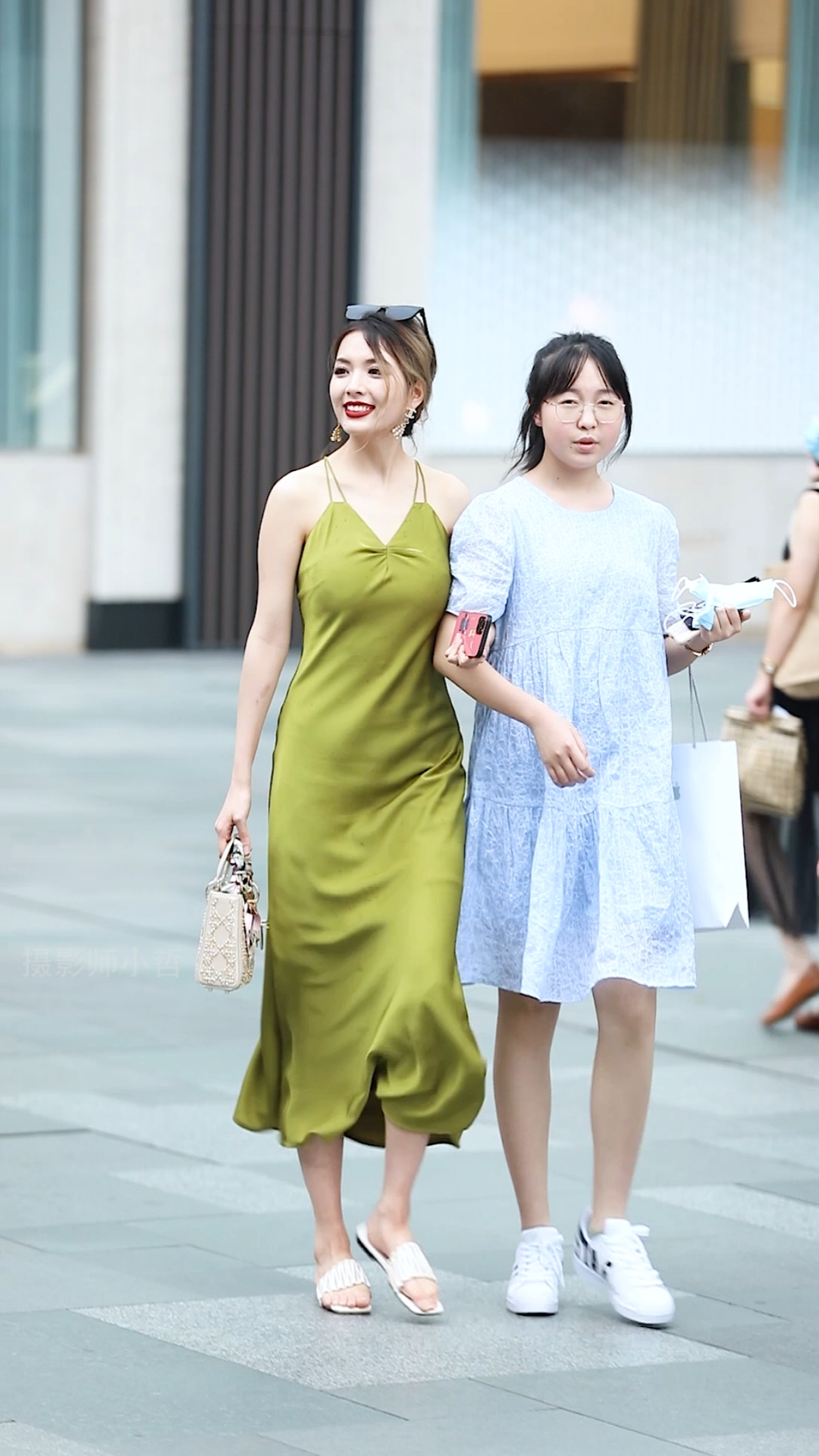 街拍美女#李一檬笑起来真好看!