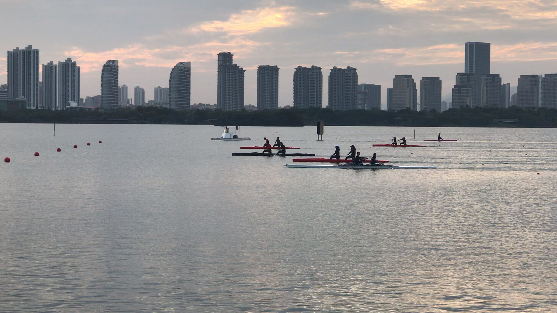 厦门市水上运动中心的皮划艇训练