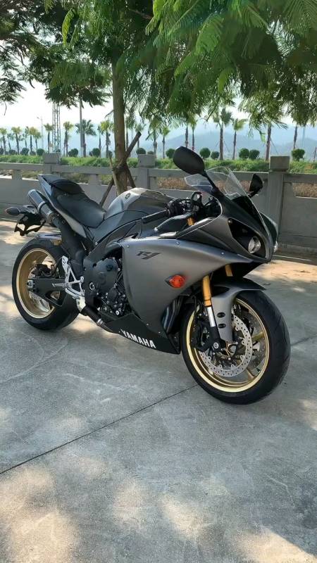 2010年雅马哈r1战斧整车原灯原版改装排气机器状态巅峰