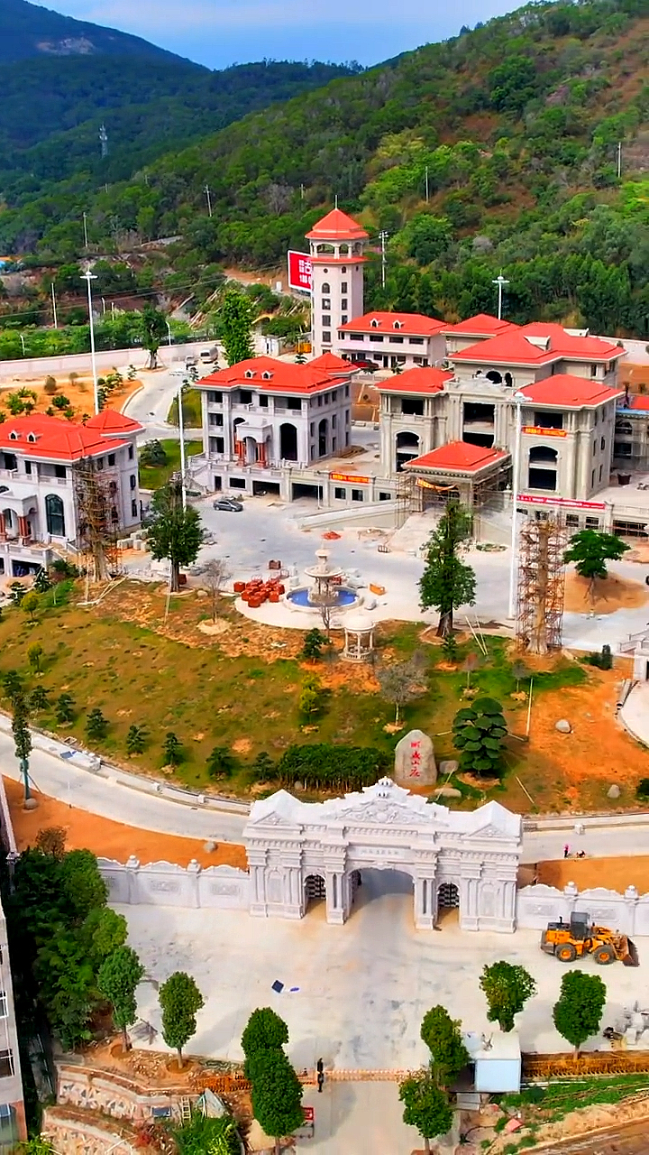 农村别墅#当您看到这别墅山庄时,就知道闽南兄弟情有多团结!