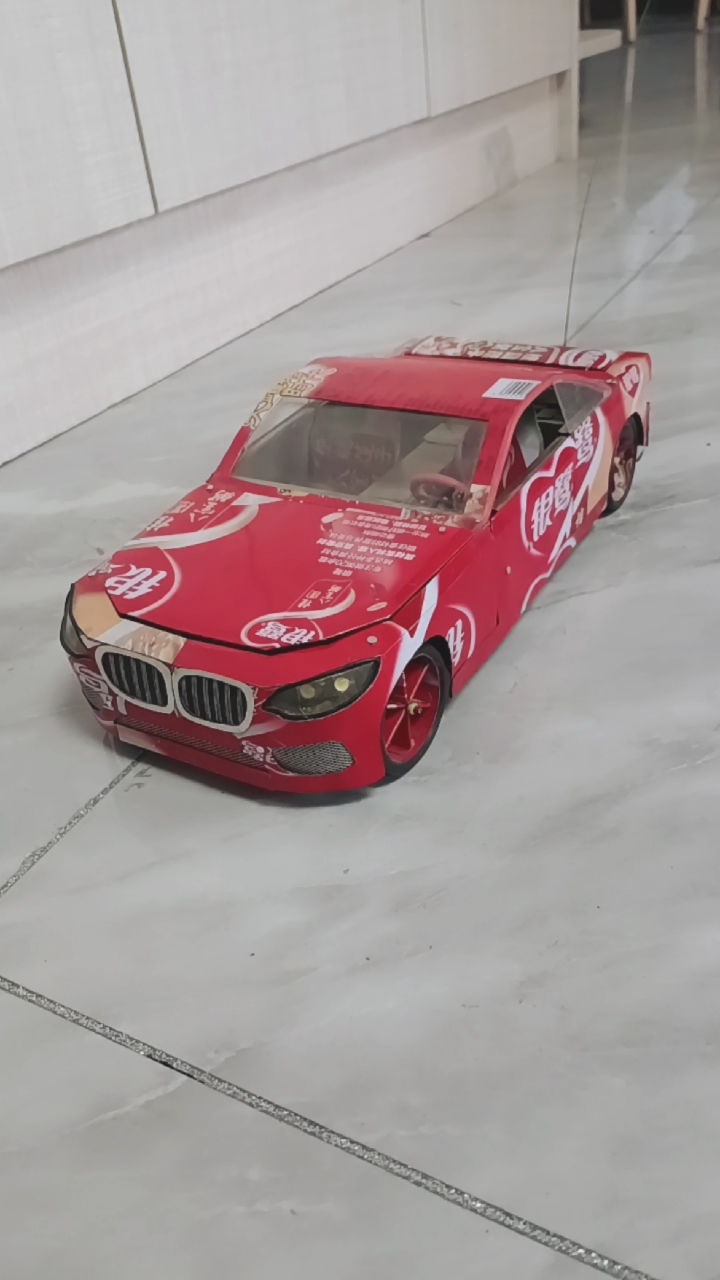 易拉罐做的小汽车太逼真了