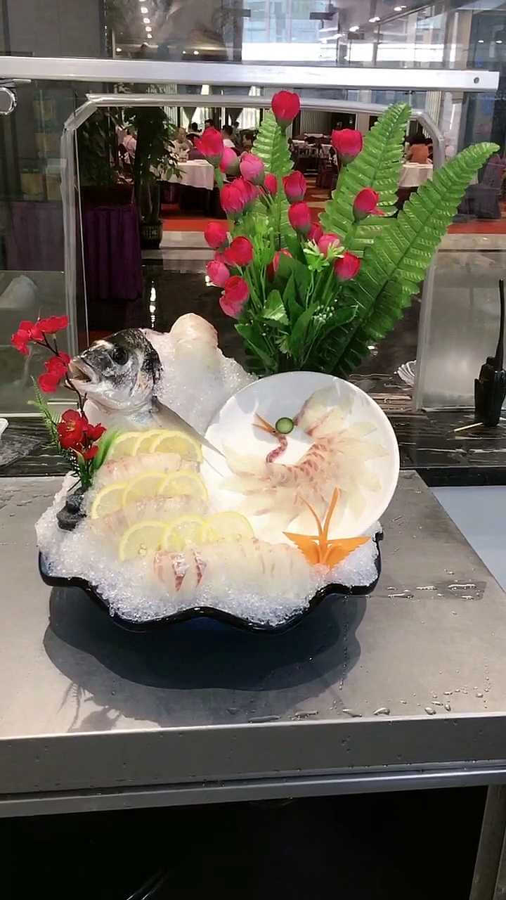 #刺身#中式金雕鱼完整刺身拼盘.