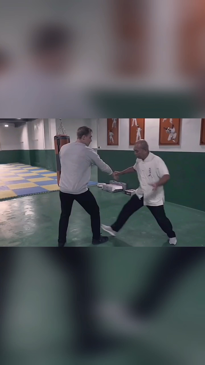 中华武术鸣鹤拳腿法实战应用