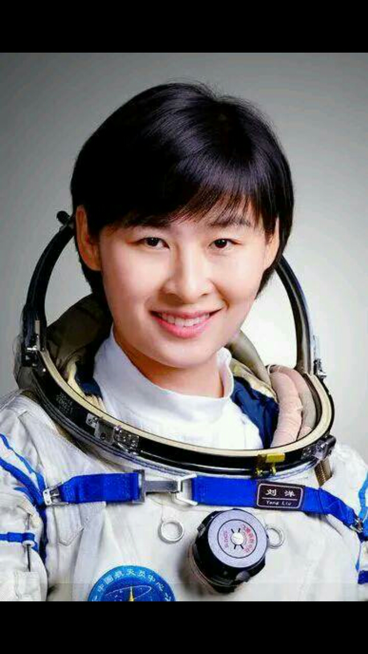女航天员刘洋的生活照,丈夫帅气露面,生活现状让人羡慕不已