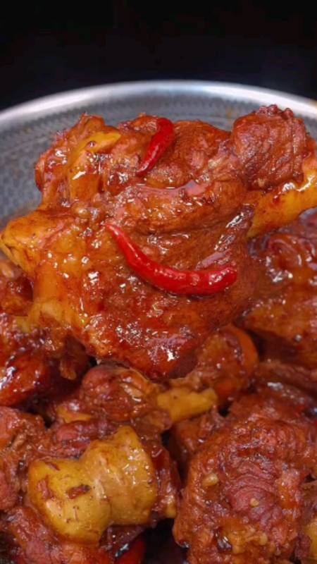 红烧龙骨,见了流口水的东北酱炖大骨头的另一个菜名.-度小视