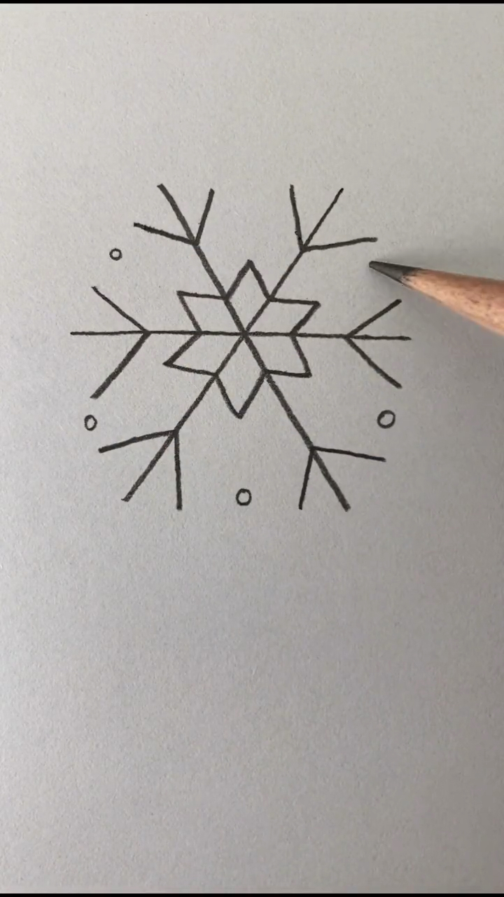 简笔画美丽漂亮的雪花画法