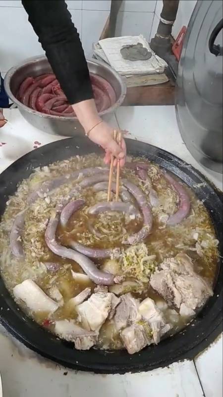 东北农村年猪一锅出,看着都流口水了-全民小视频